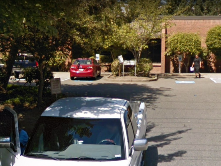 Exterior photo of Federal Way customer service office